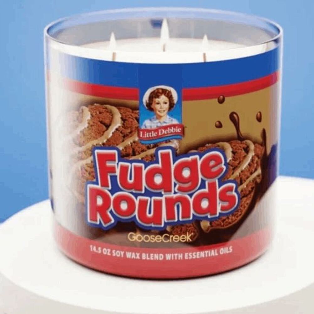 Goose Creek Little Debbie Fudge Rounds 3-wick Candle